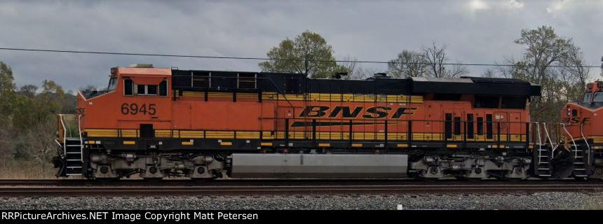 BNSF 6945